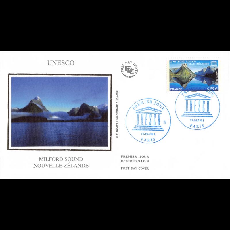 FDC soie - UNESCO, Milford sound, Nouvelle-Zélande, oblit 19/11/2011 Paris
